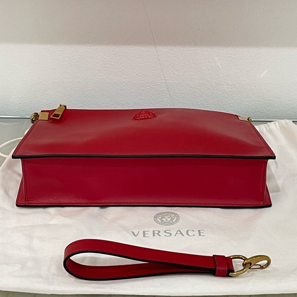 VERSACE RED Leather Wristlet/Crossbody Bag With 2 Removable Straps! New With Tag - Picture 4 of 14